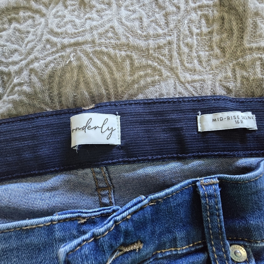 Wonderly skinny jeans